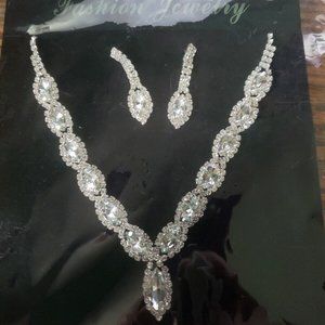 Thunaraz Crystal Bridal Jewelry Set Crystal Necklace and Earrings